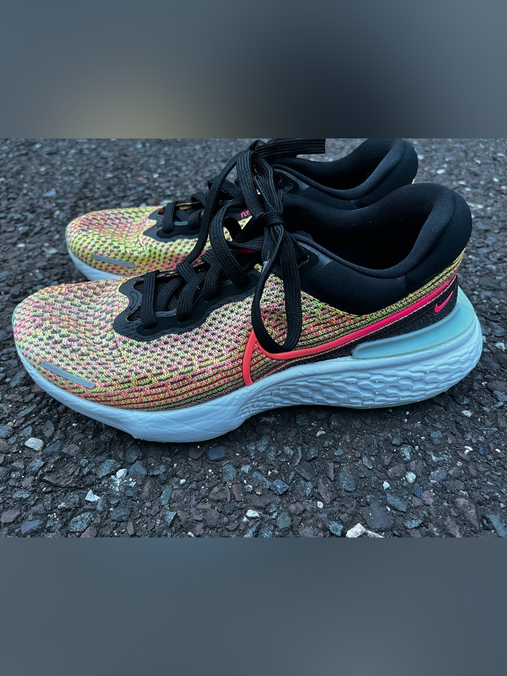 Nike Women’s Size 8 Multicolor Fly Knit Running Shoes DJ5926-700 EUC